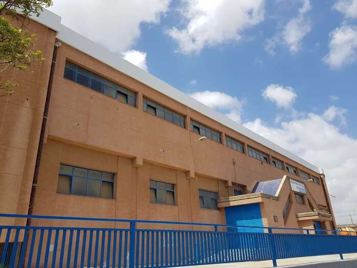 La actuación incluye además el cambio de la estructura metálica sobre la que se asientan los paneles (Foto TA)